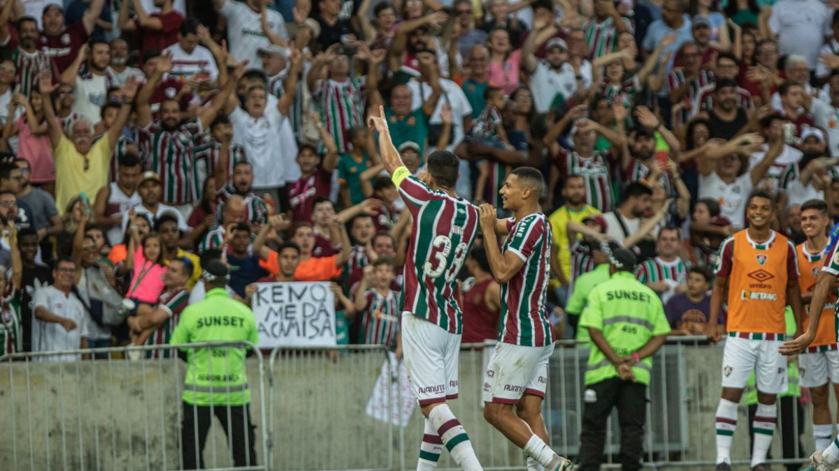 Fluminense Derrota Athletico-PR E Permanece Na Ponta Do Brasileiro