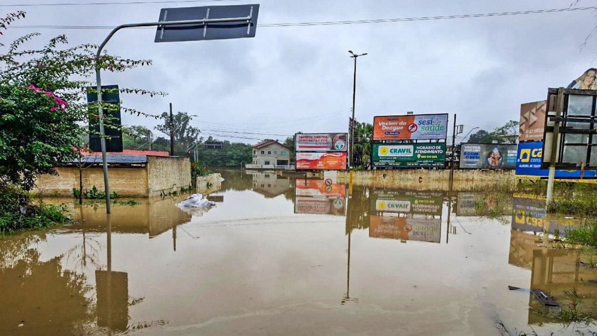 Chuvas Em Santa Catarina Obrigam 925 Pessoas A Abandonar Casas