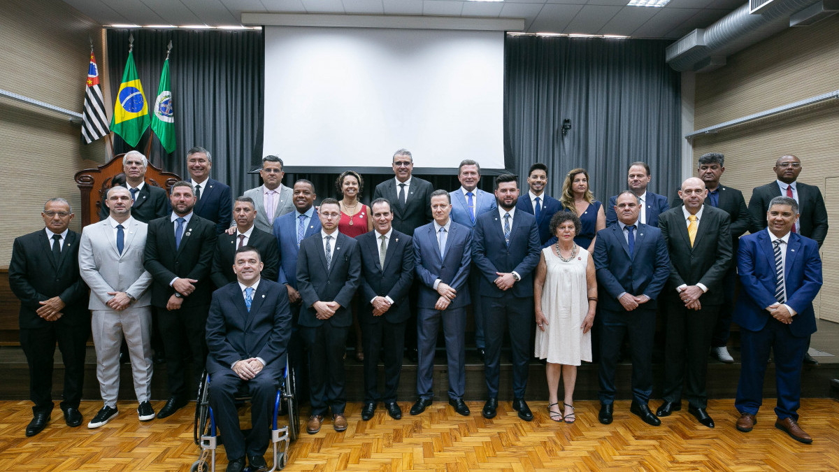 Eleitos em outubro tomam posse em solenidade na Câmara Municipal